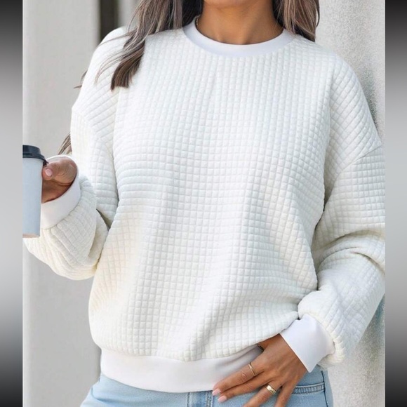 SHEIN Tops - Quilted Crewneck